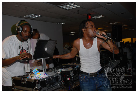 ultra_glow_july2-072