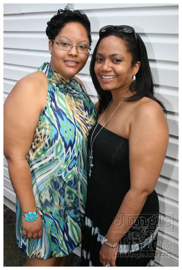 under_the_trees_july4-005