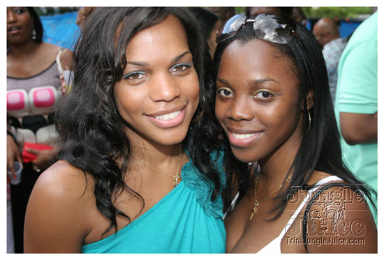 under_the_trees_july4-009