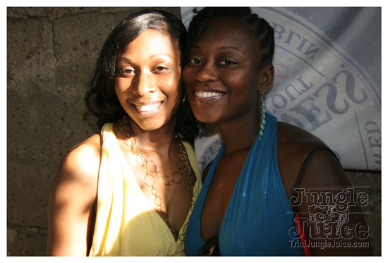 under_the_trees_july4-013