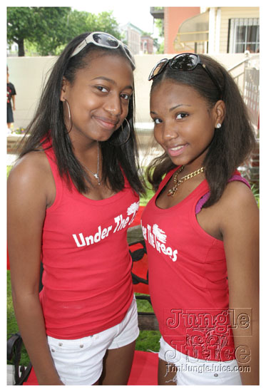 under_the_trees_july4-028