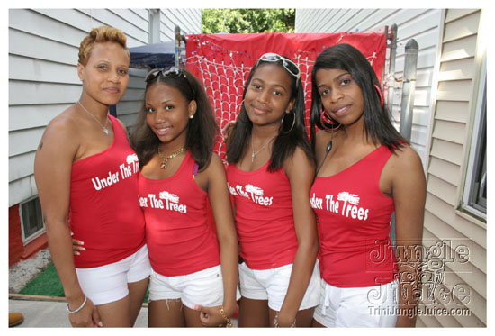 under_the_trees_july4-033