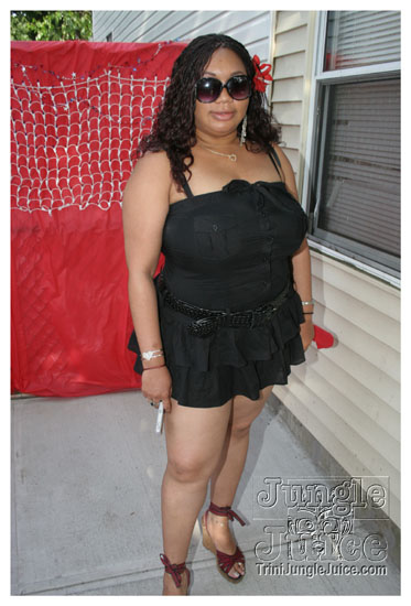 under_the_trees_july4-038