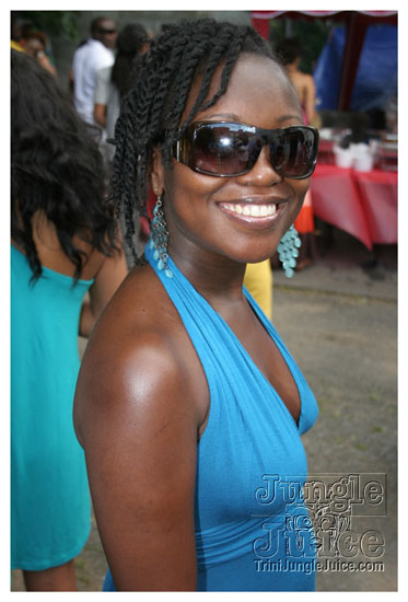 under_the_trees_july4-048