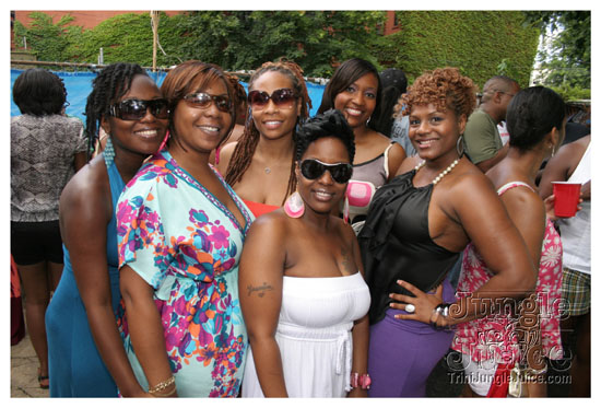 under_the_trees_july4-050