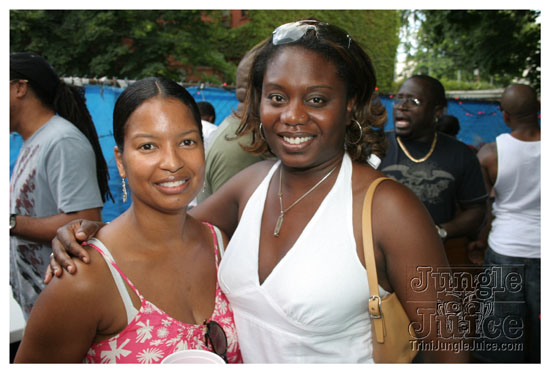 under_the_trees_july4-051