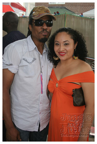 under_the_trees_july4-066