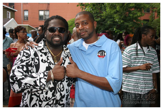 under_the_trees_july4-069