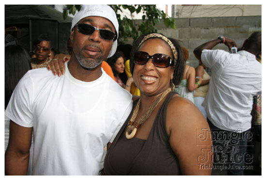 under_the_trees_july4-071