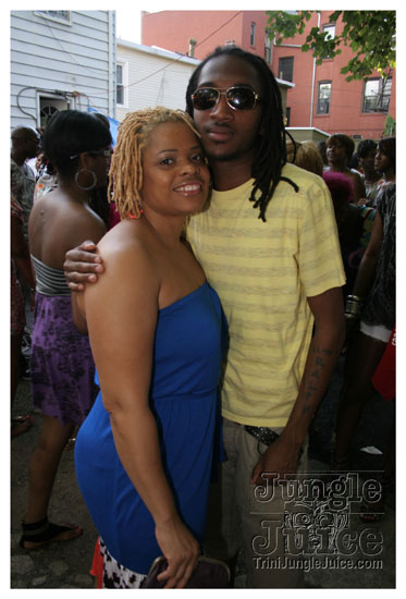 under_the_trees_july4-083