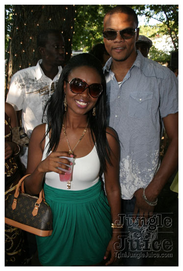 under_the_trees_july4-088