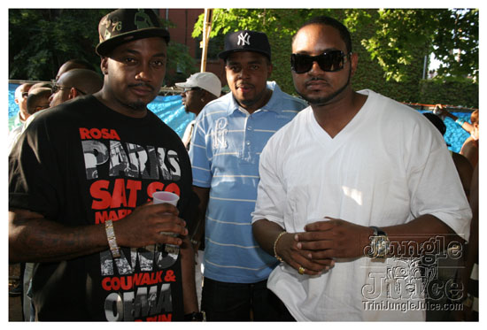 under_the_trees_july4-092