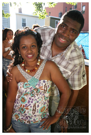 under_the_trees_july4-094