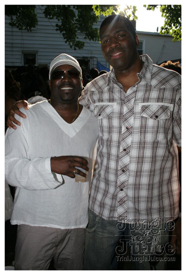 under_the_trees_july4-095