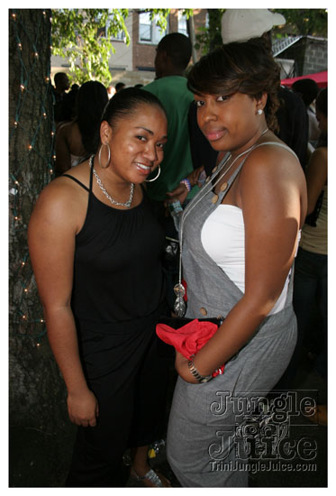 under_the_trees_july4-096