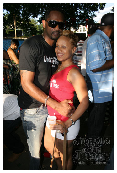 under_the_trees_july4-100