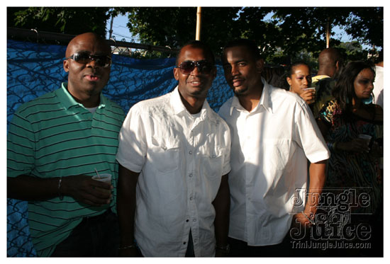 under_the_trees_july4-101