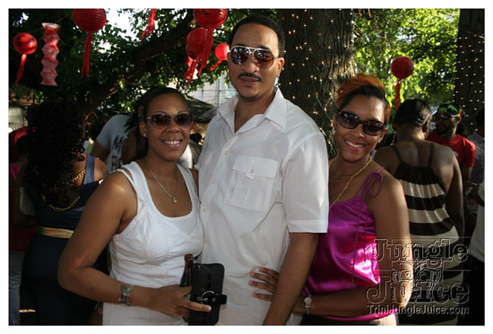 under_the_trees_july4-105