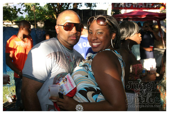 under_the_trees_july4-108