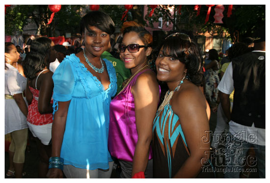 under_the_trees_july4-109