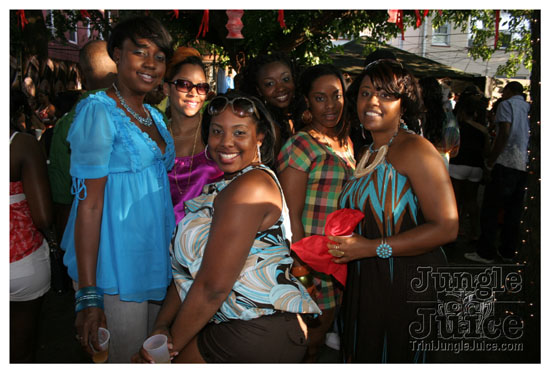 under_the_trees_july4-110