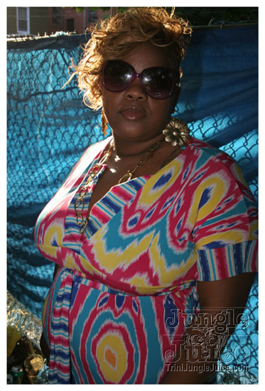 under_the_trees_july4-118