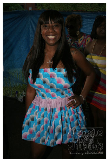 under_the_trees_july4-123