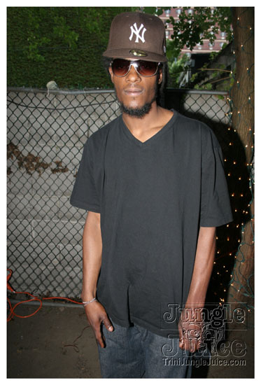 under_the_trees_july4-124