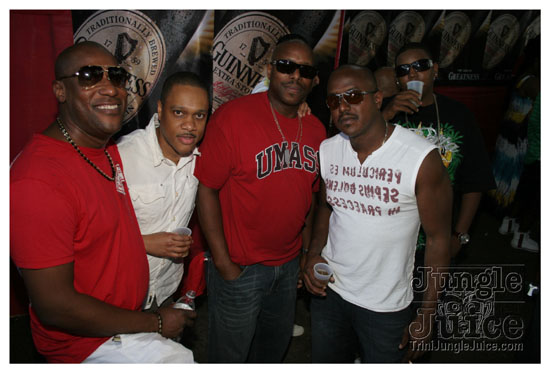 under_the_trees_july4-127