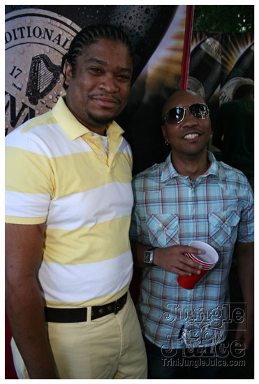 under_the_trees_july4-131