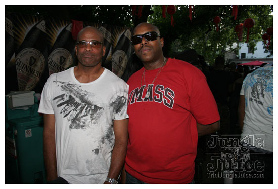 under_the_trees_july4-132