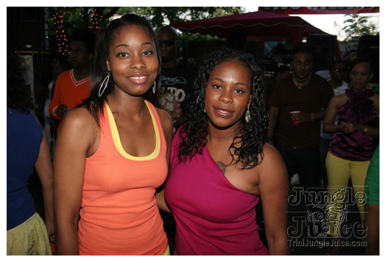 under_the_trees_july4-137