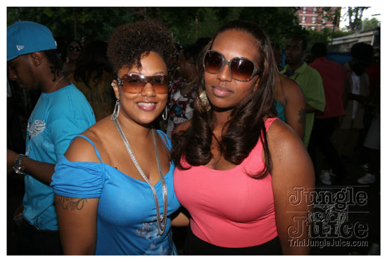 under_the_trees_july4-138