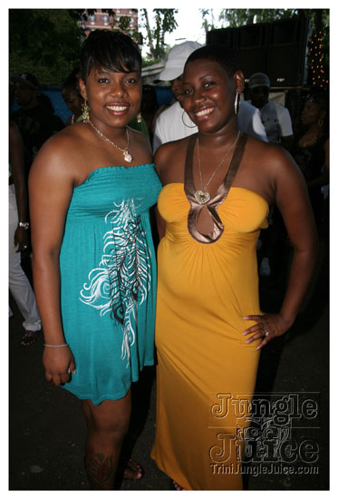 under_the_trees_july4-139