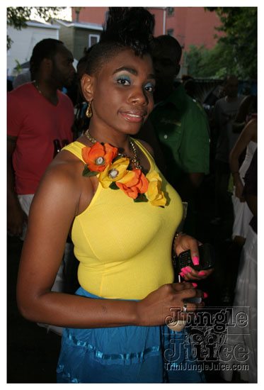 under_the_trees_july4-140