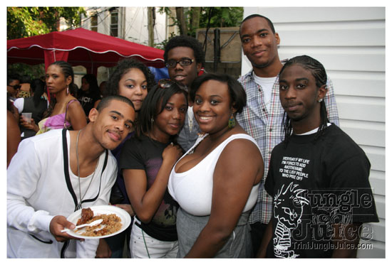 under_the_trees_july4-143