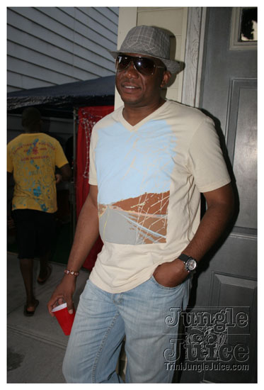 under_the_trees_july4-172