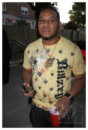 under_the_trees_july4-174