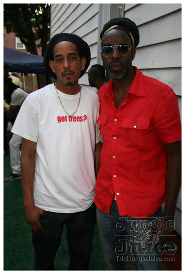 under_the_trees_july4-188