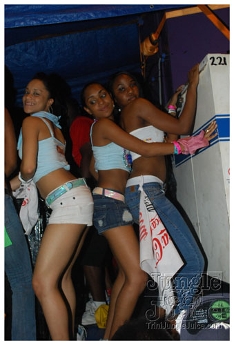 uwi_campus_launch_carnival_2k9-172
