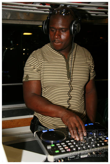 a_crowd_boat_ride_july10-034