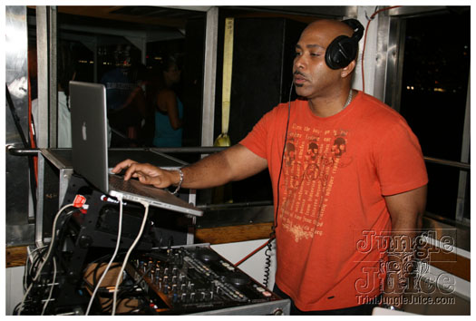 a_crowd_boat_ride_july10-112