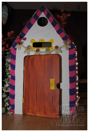 alice_in_wonderland_apr24-034