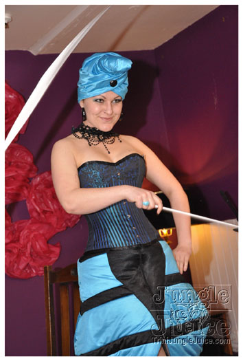 alice_in_wonderland_apr24-053