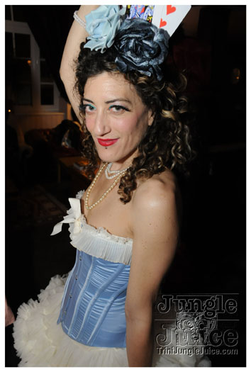 alice_in_wonderland_apr24-071