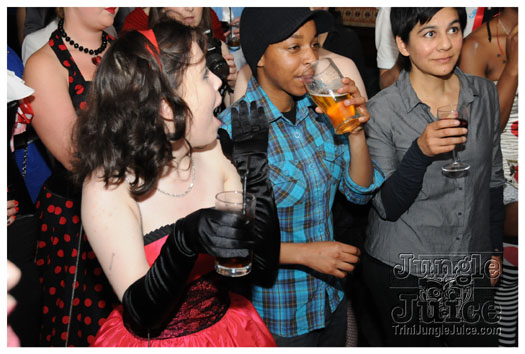 alice_in_wonderland_apr24-082