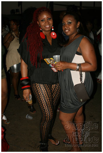 amnesia_ny_2010_sep5-001