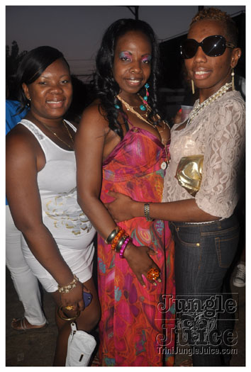 amnesia_ny_2010_sep5-041