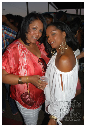 amnesia_ny_2010_sep5-053