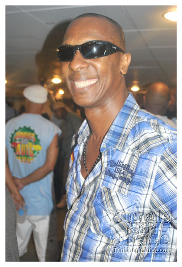 baby_blue_boatride_jun4-036